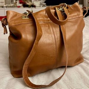 Carolina Herrera hobo bag w drawstring